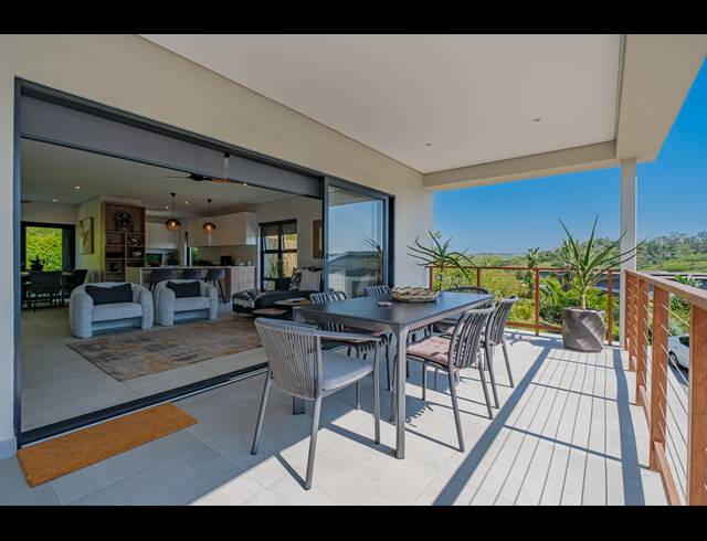 3 BEDROOM TOWNHOUSE FOR SALE IN PALM LAKES ESTATE